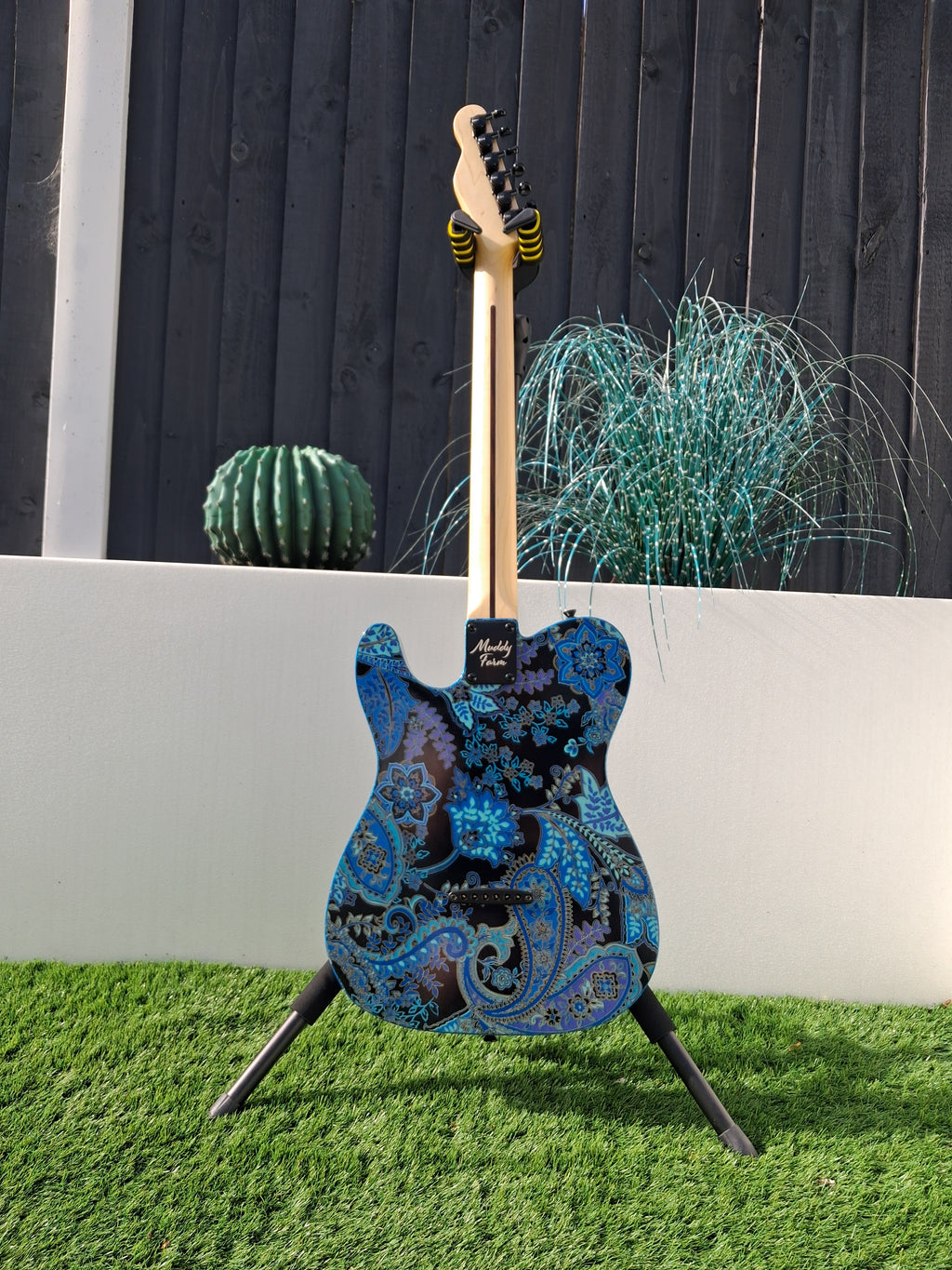 Patterned guitar body refinish